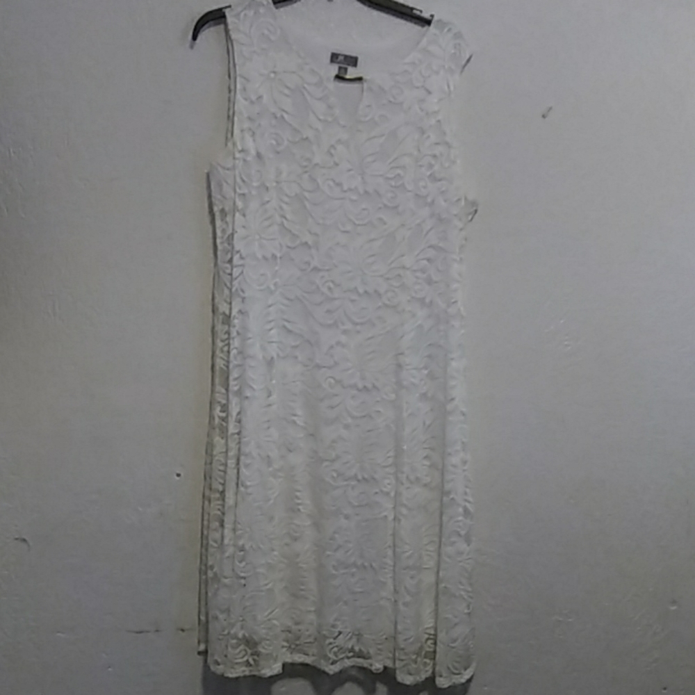 White lace dress